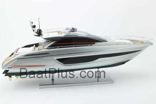 Riva Regal Spesifikasjoner og anmeldelser